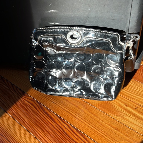 Coach Black Patent Leather Signature Wristlet. - Picture 7 of 12